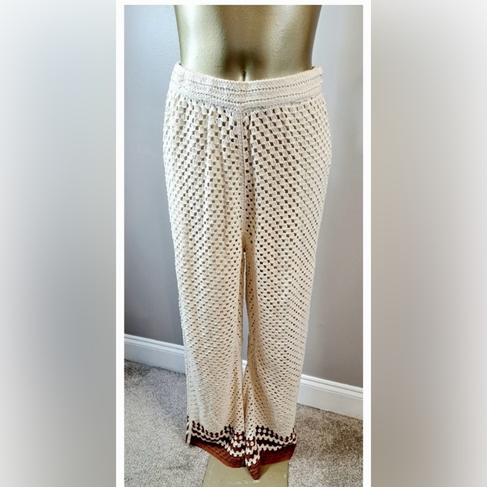 NWT Ultra Pink Cream Crochet Detail Garment